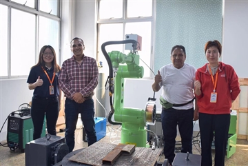 Warmly Welcome Bolivian Partners To Visit SZGH